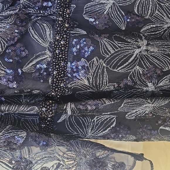 Size 24W navy blue long sleeve evening gown w/ silver metallic flowers Mac Dugga - Picture 14 of 17